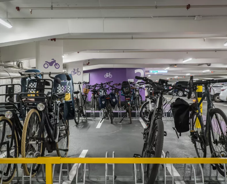 Vélos parking Pyramides