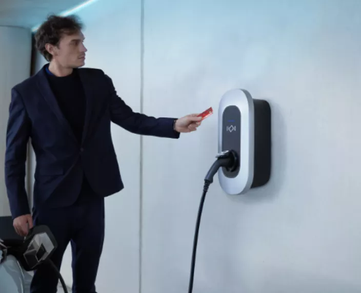 Borne recharge parking - Crédit Total