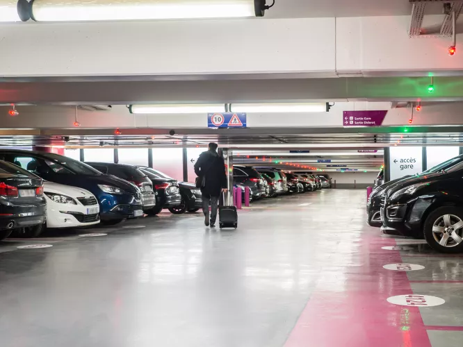 Parking_Méditerranée_Gare_de_Lyon_interieur2
