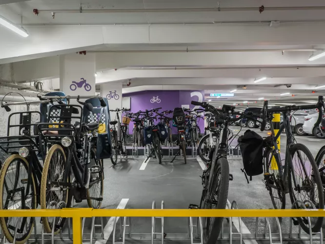 Vélos parking Pyramides