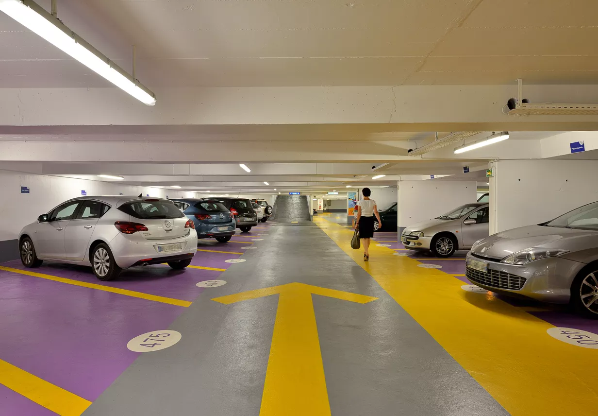 Parking_de_la_Gare_de_Chatou_intérieur1