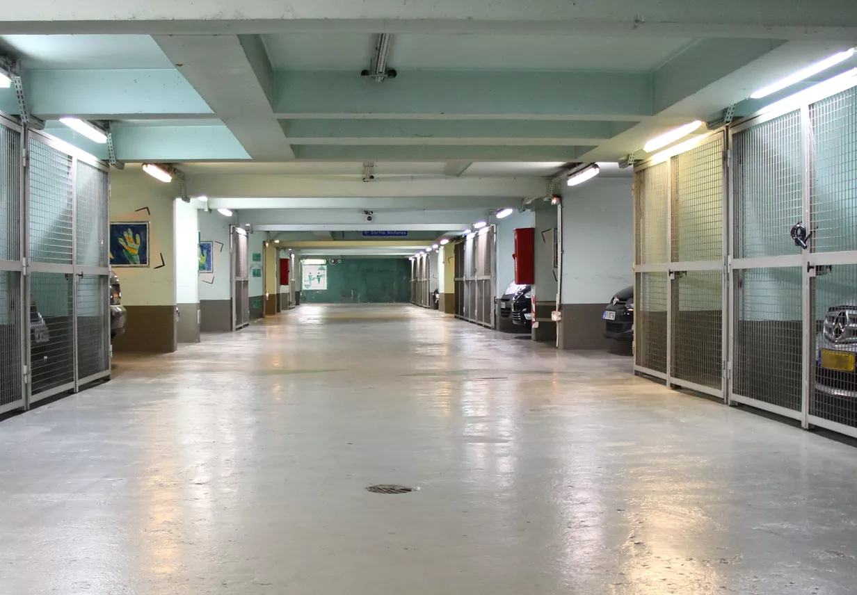 Parking_Gros_Boullainvilliers_reserved_space