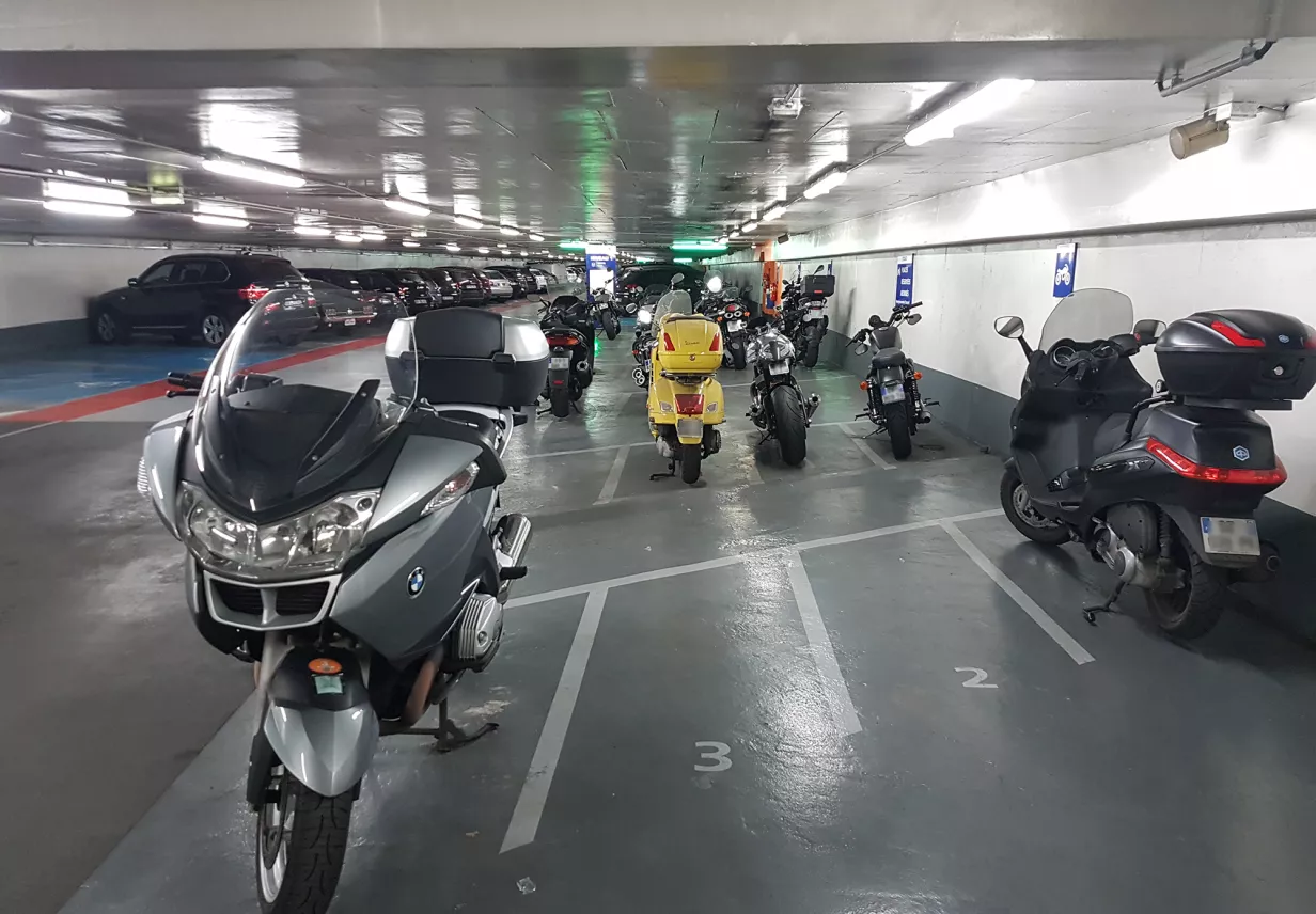 Parking_Haussmann_Berri_moto