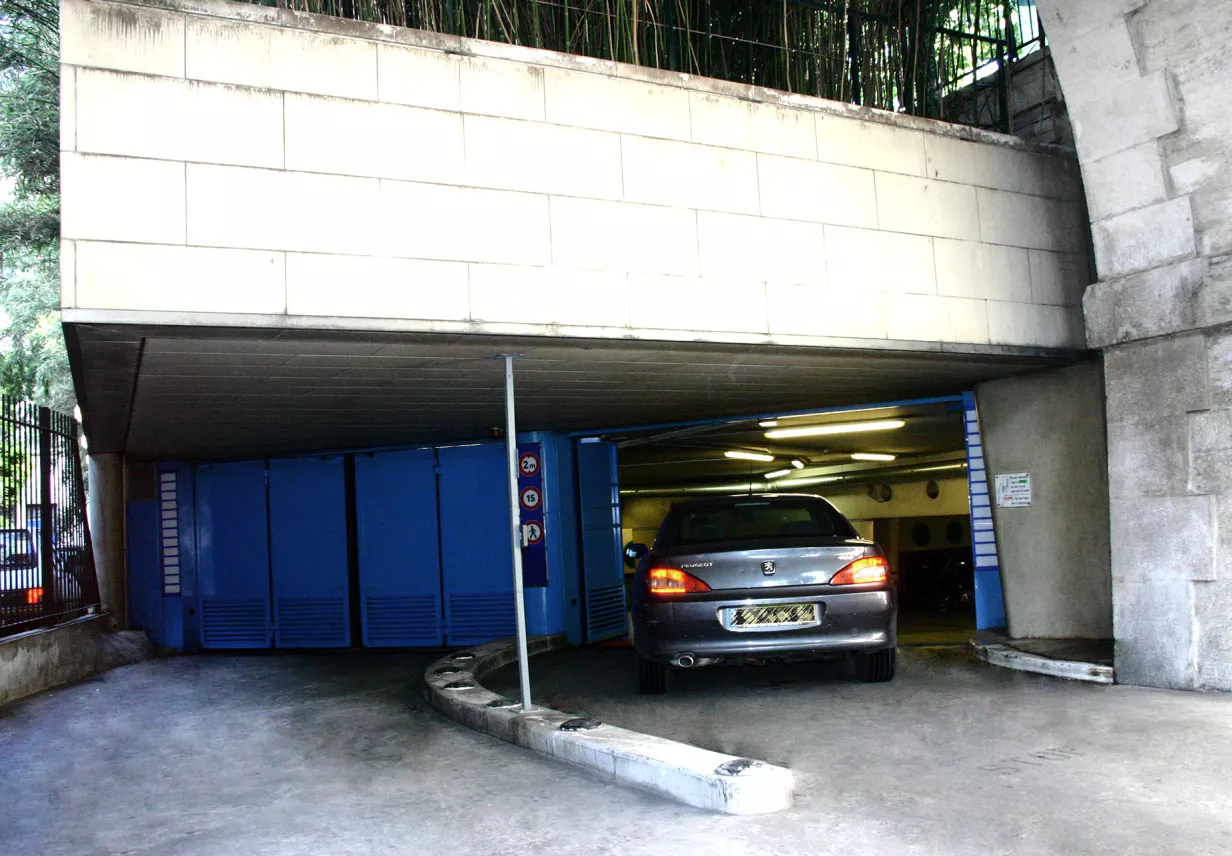 Parking_Hector_Malot_entrée
