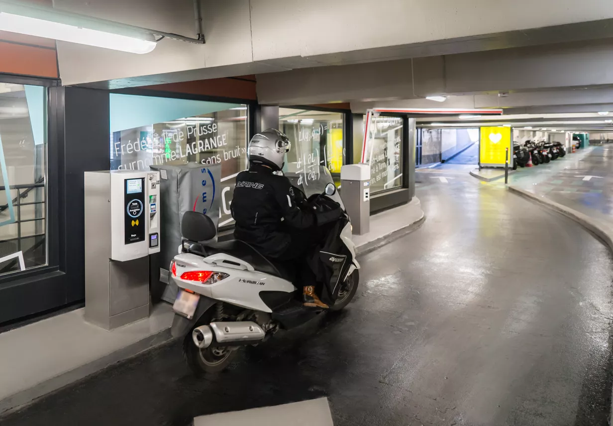 Parking_Lagrange_Maubert_entrée