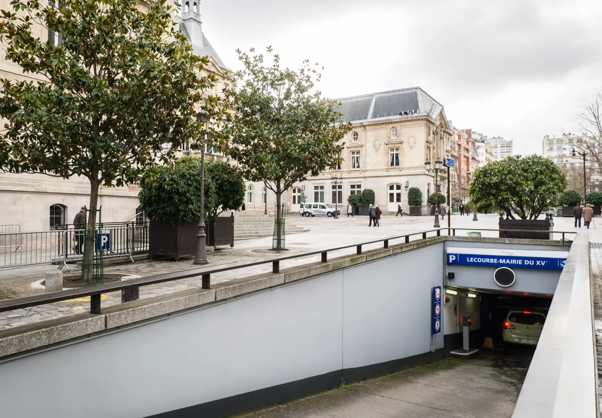 Parking_Mairie_du_15ème_Lecourbe_entrée