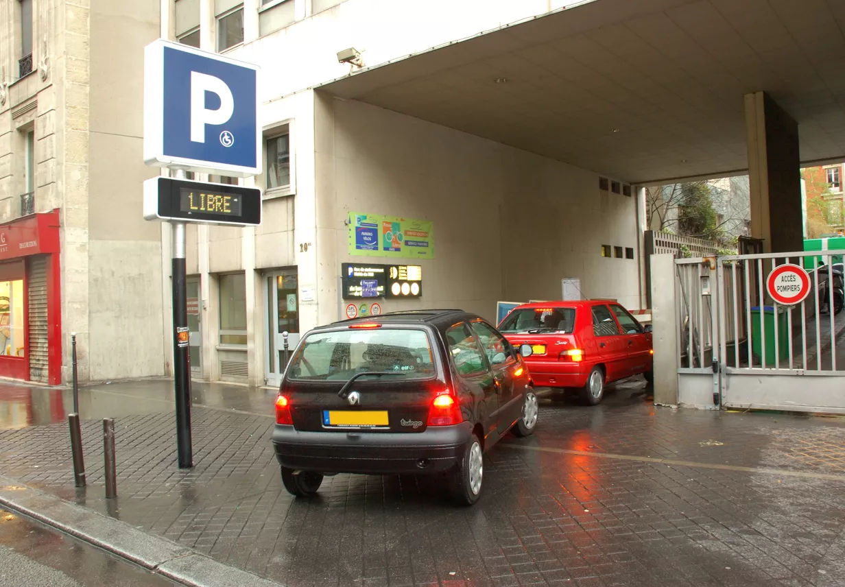 Parking_Mairie_du_17ème_extérieur