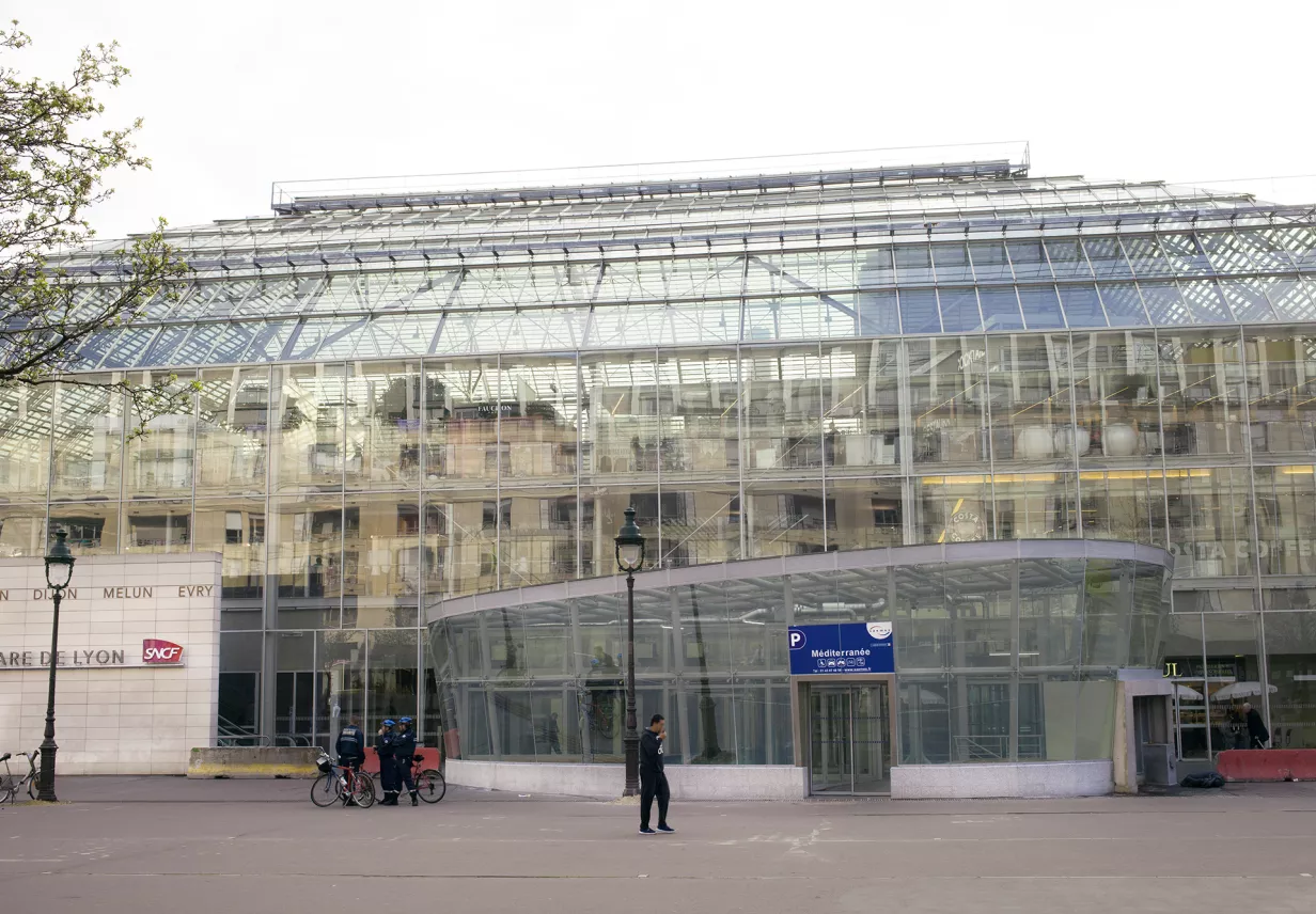 Parking_Méditerranée_Gare_de_Lyon_extérieur