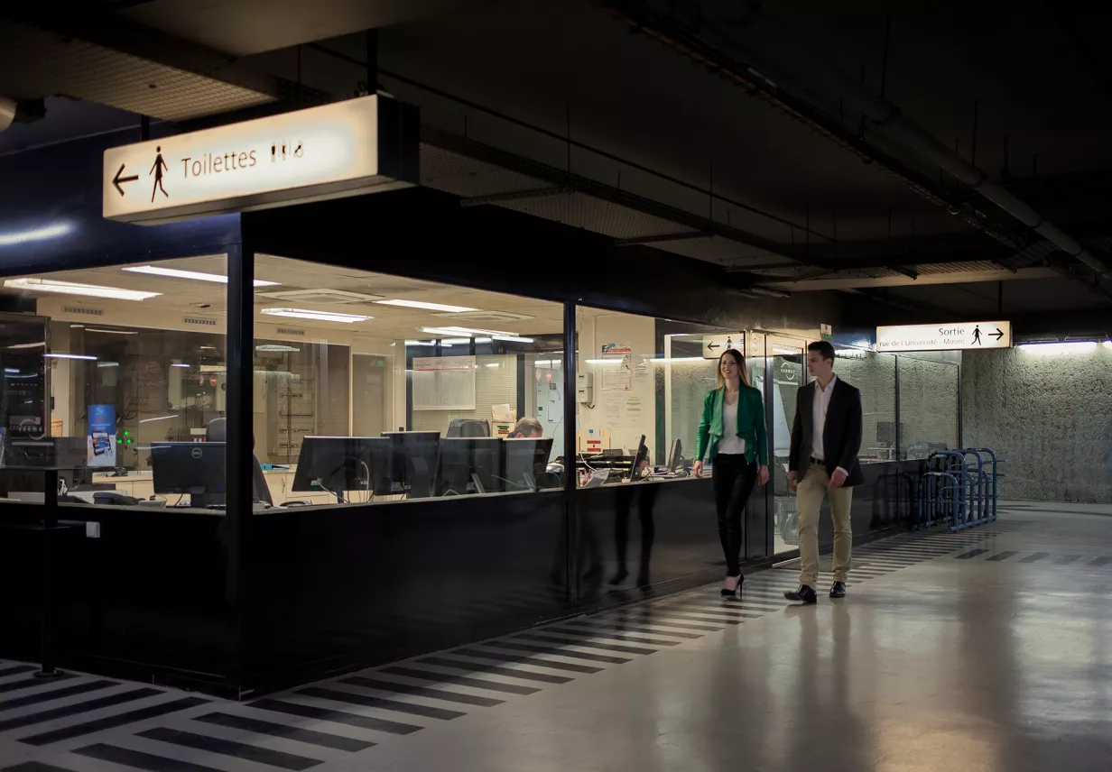 Parking_Quai_Branly_Tours_Eiffel_information_office