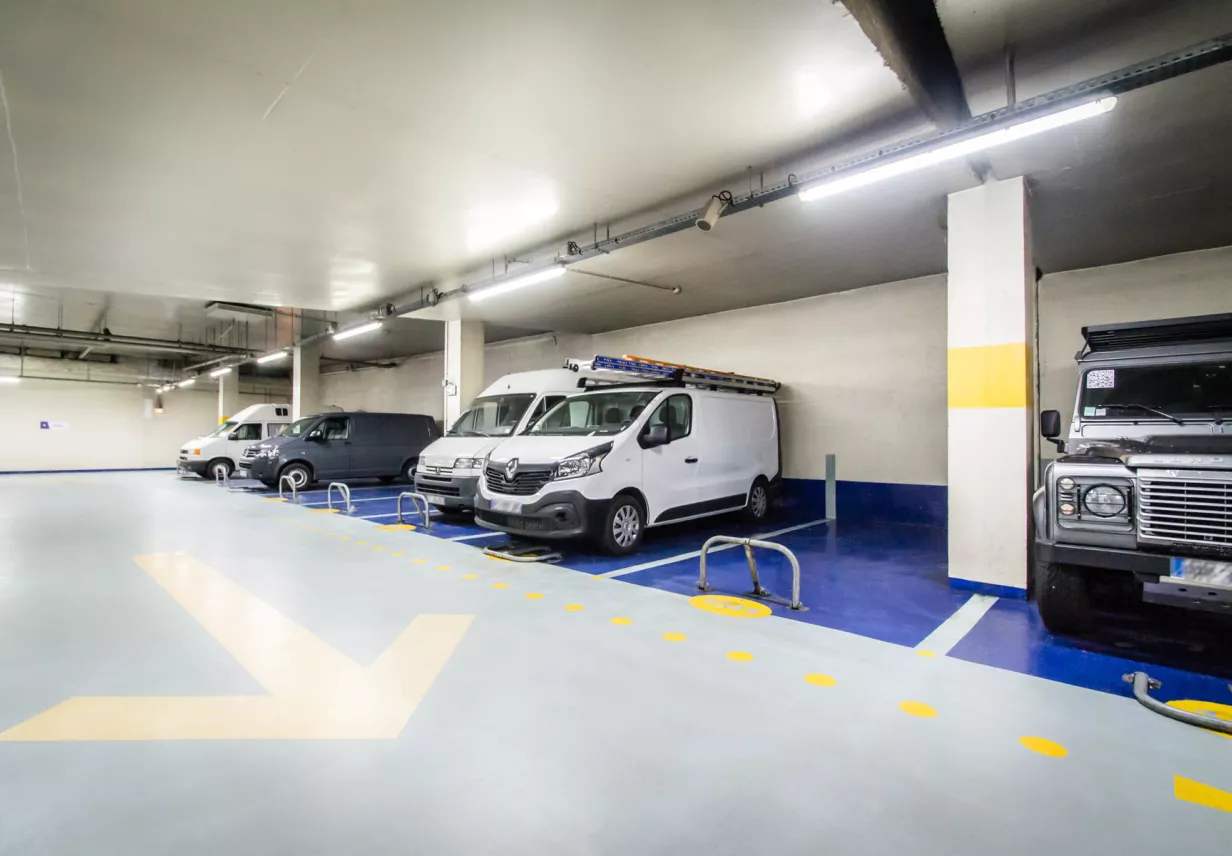 parking porte d'Orléans camionettes