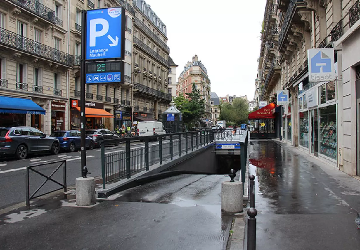 Entrée parking Lagrange Maubert