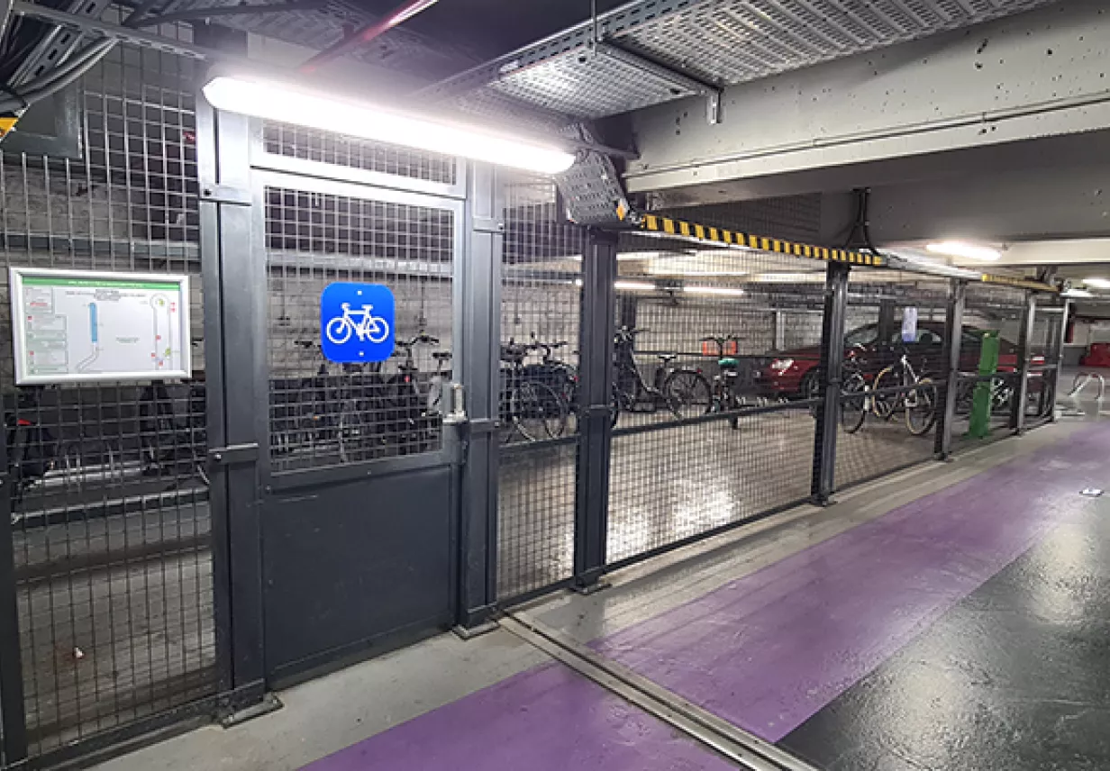 Local vélos parking Lagrange