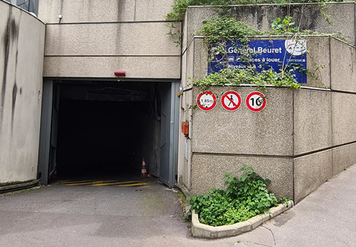 Parking Général Beuret entrée