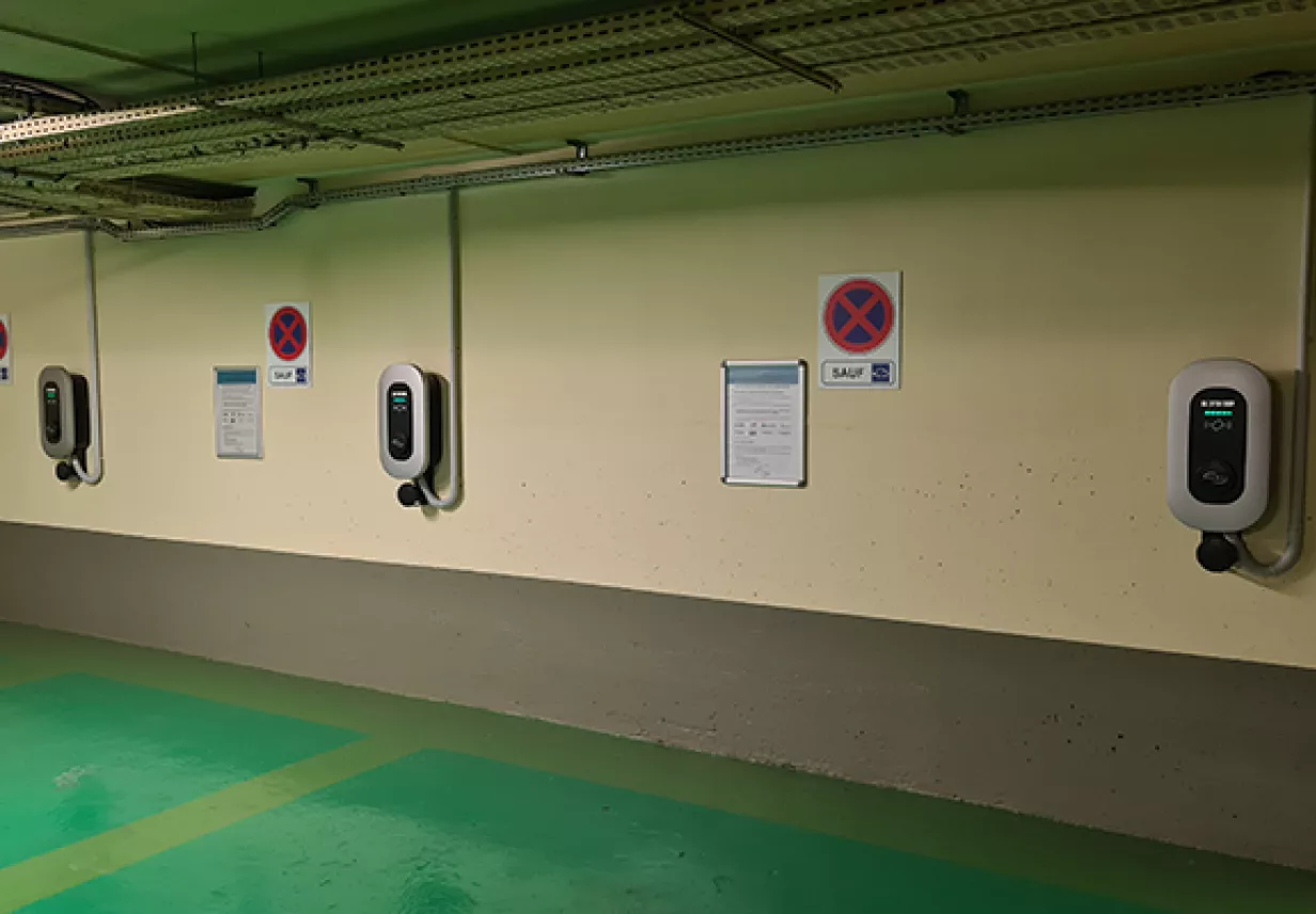 Parking Gros Boulainvilliers bornes de recharge électrique 