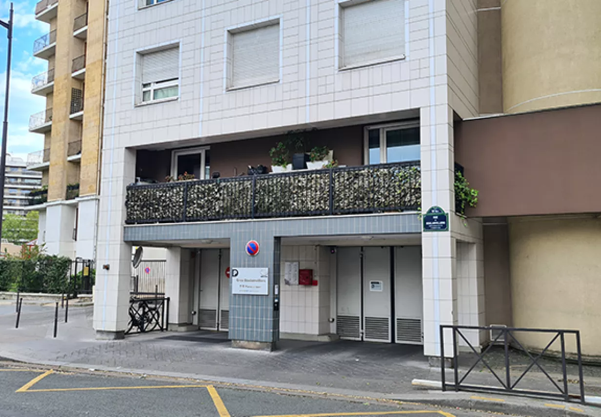 Parking Gros Boulainvilliers entrée