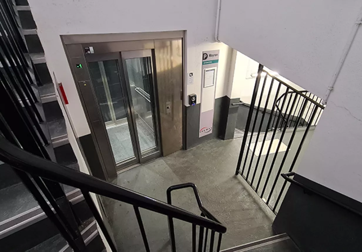 Parking Mayran escaliers 
