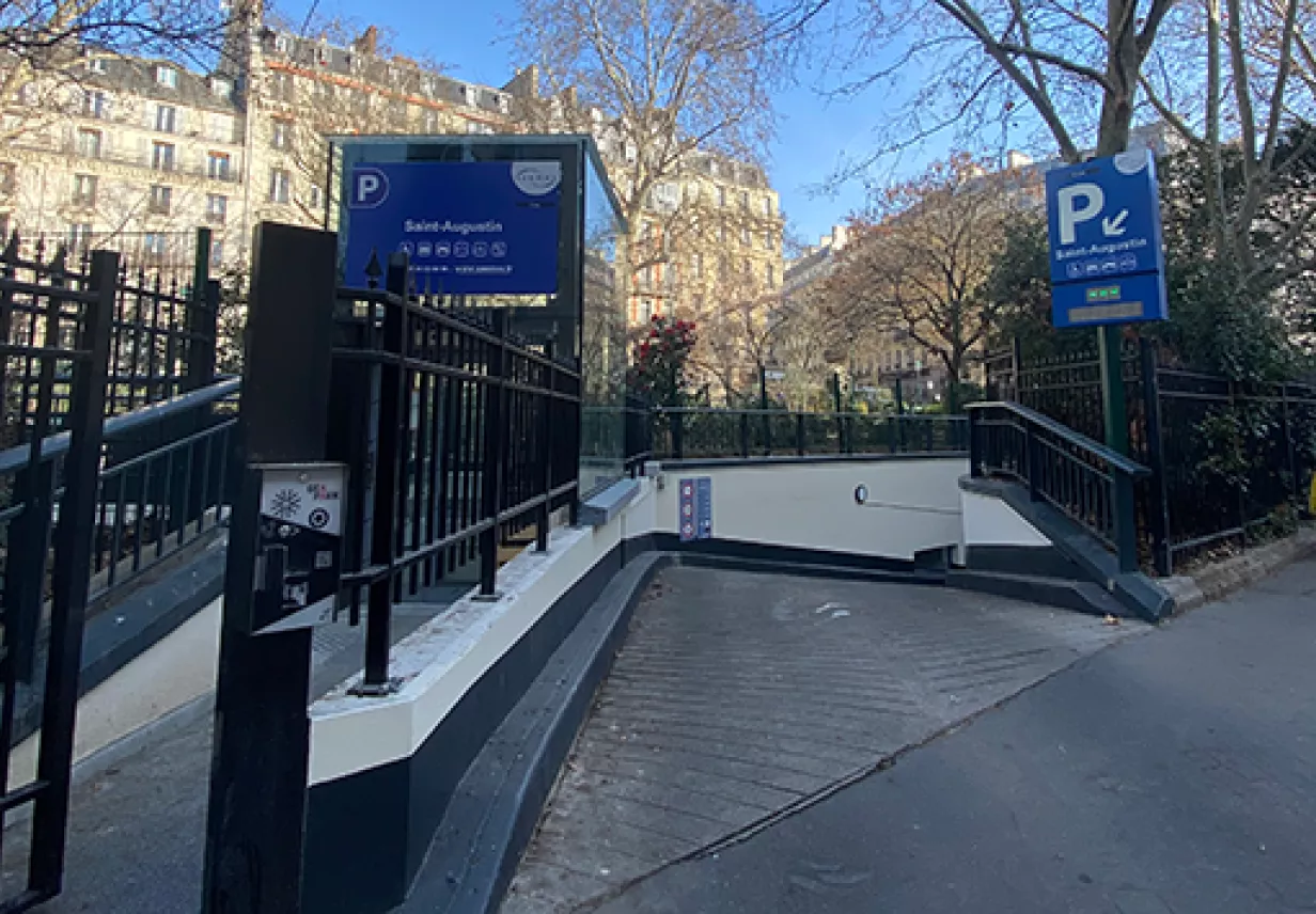 fronton parking St Augustin
