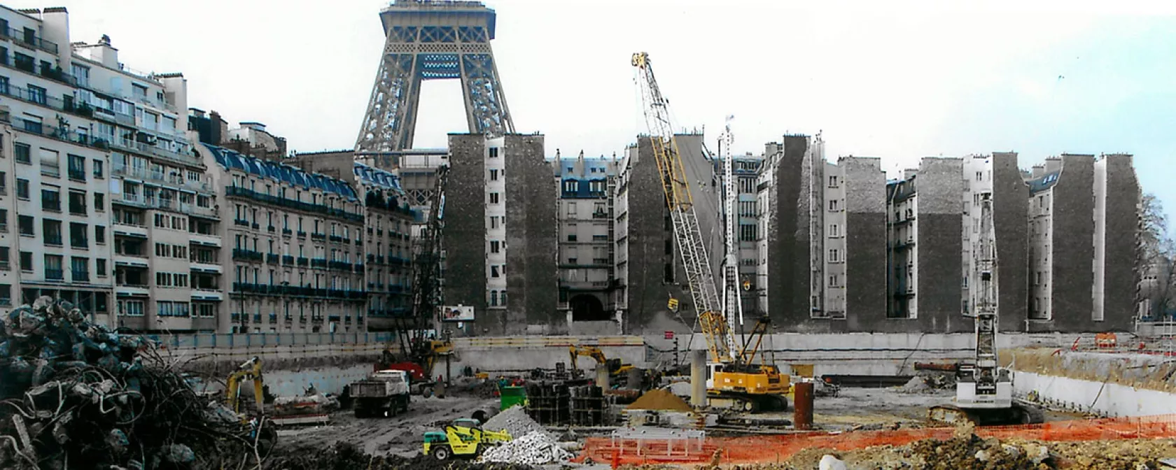 Parking Quai Branly Tour Eiffel- Construction